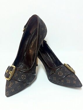 Louis Vuitton Brown
Mini Lin Signature Monogram Pumps